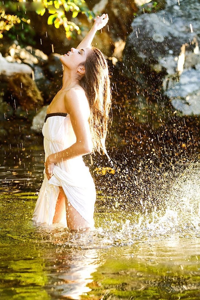 Marie Avgeropoulos in Taipei