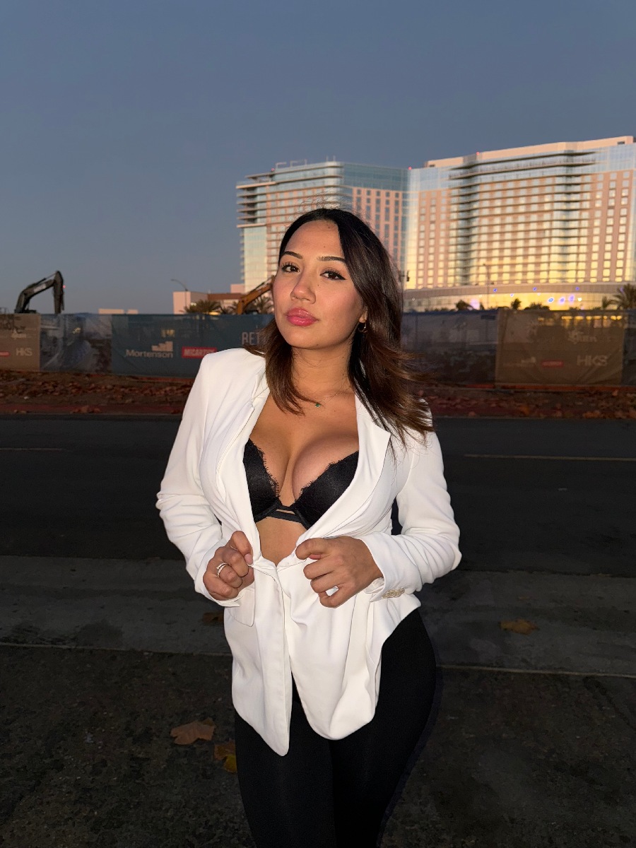 Take a pause and enjoy Ali Cruz — streaming from Taipei