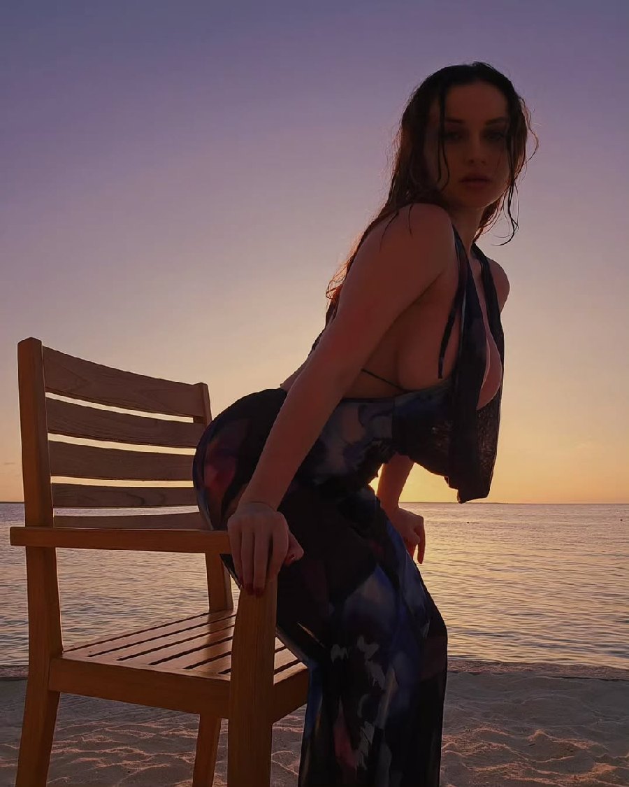 Sexy girl Miranda Faith nude in Taipei