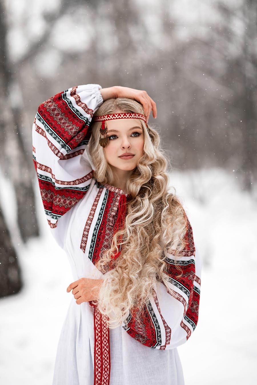 Slavic girls’s look of the day — catch her live in Taipei