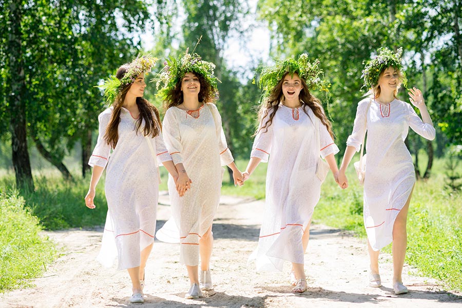 A cozy shot with Slavic girls — straight from Taipei