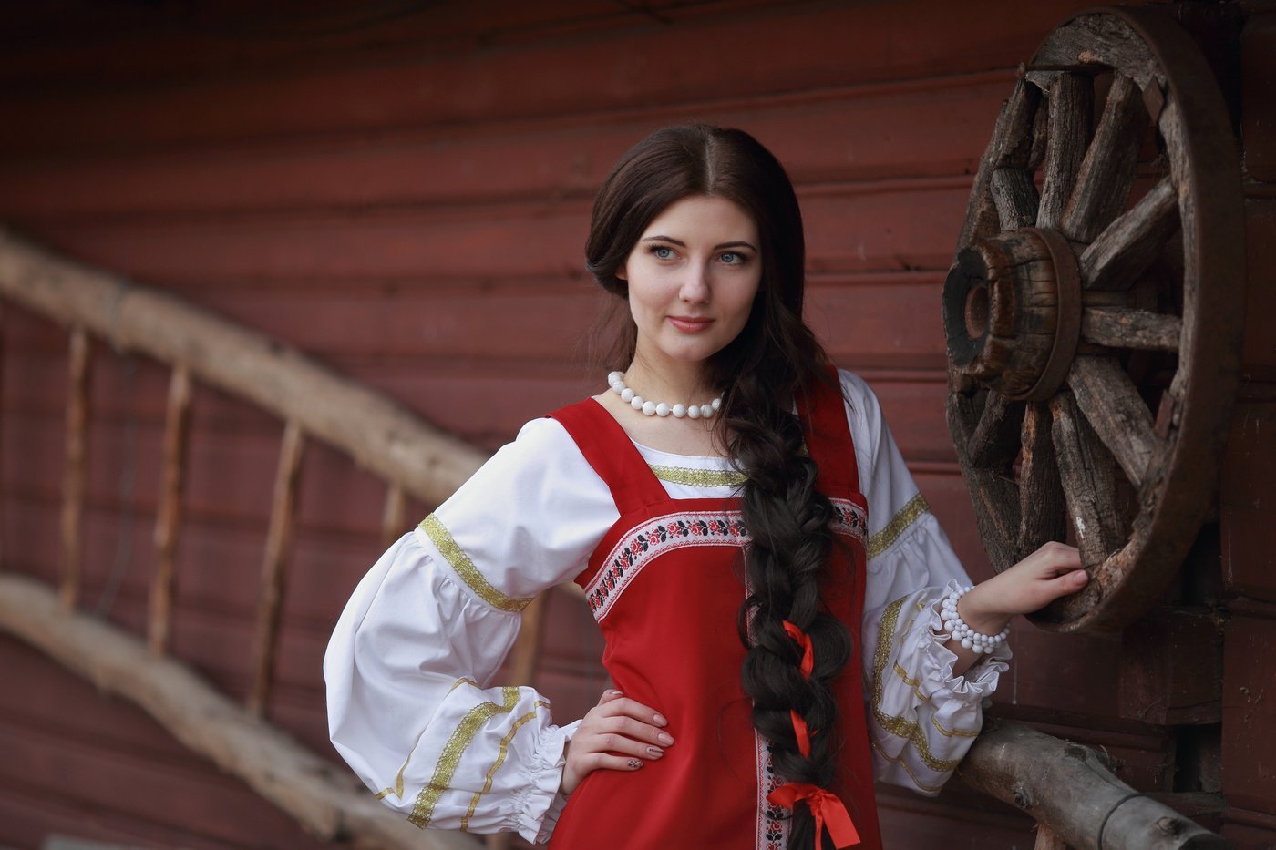 Girls in Slavic costumes’s look of the day — catch her live in Taipei