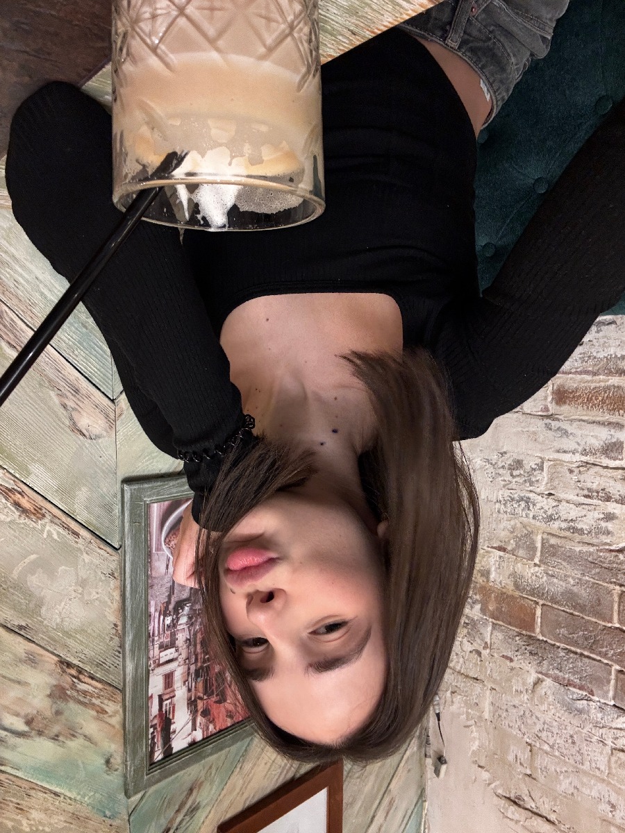 Fresh photos, fresh mood — Tina online in Taipei